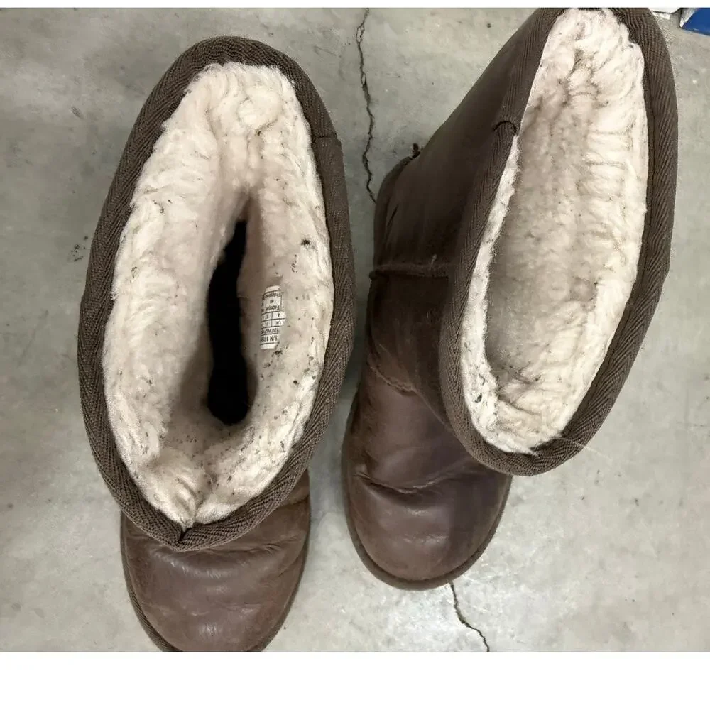 UGG Classic Short‎ Leather Boot Women’s size 6 Winter Ski